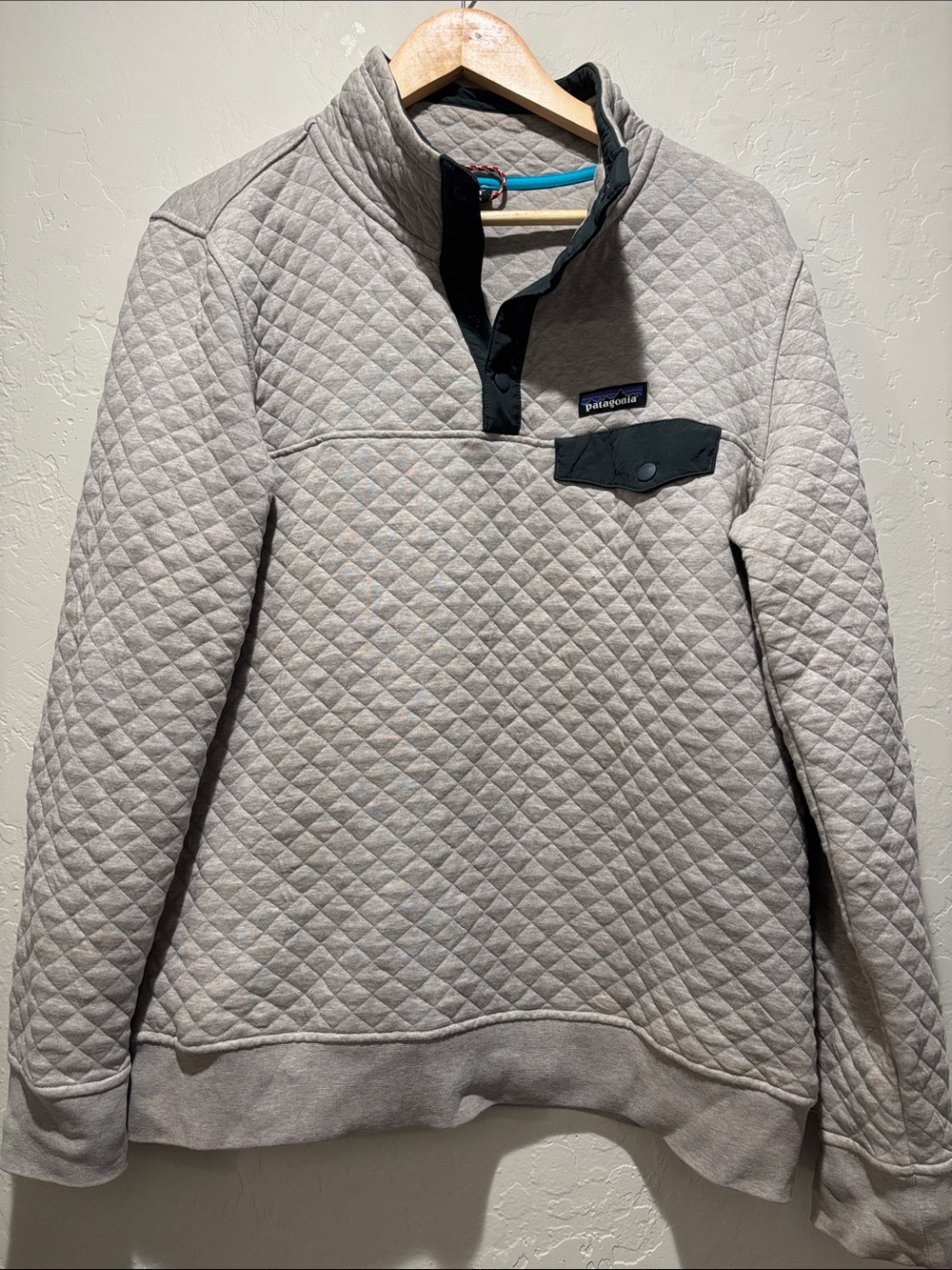 Patagonia Quilted Pullover in Light Gray with Forest Green Trim